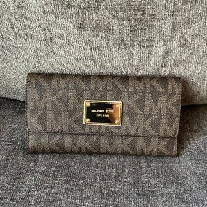 MICHAEL Michael Kors Jet Set Checkbook Wallet Leather w/ PVC New without tag